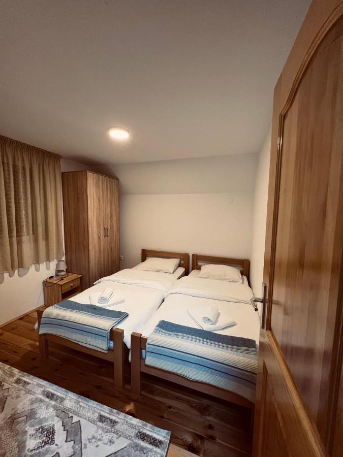 Guest House Sara Zabljak  Bagian luar foto